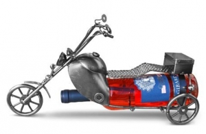Weinflaschenhalter Motorrad