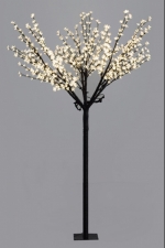Der 250cm LED Baum in warmen Weiß