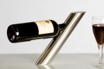 Flute - Der Weinflaschenhalter mit Illusion